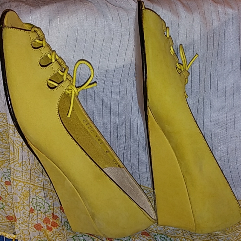 Shoes - Picture 3 of 3